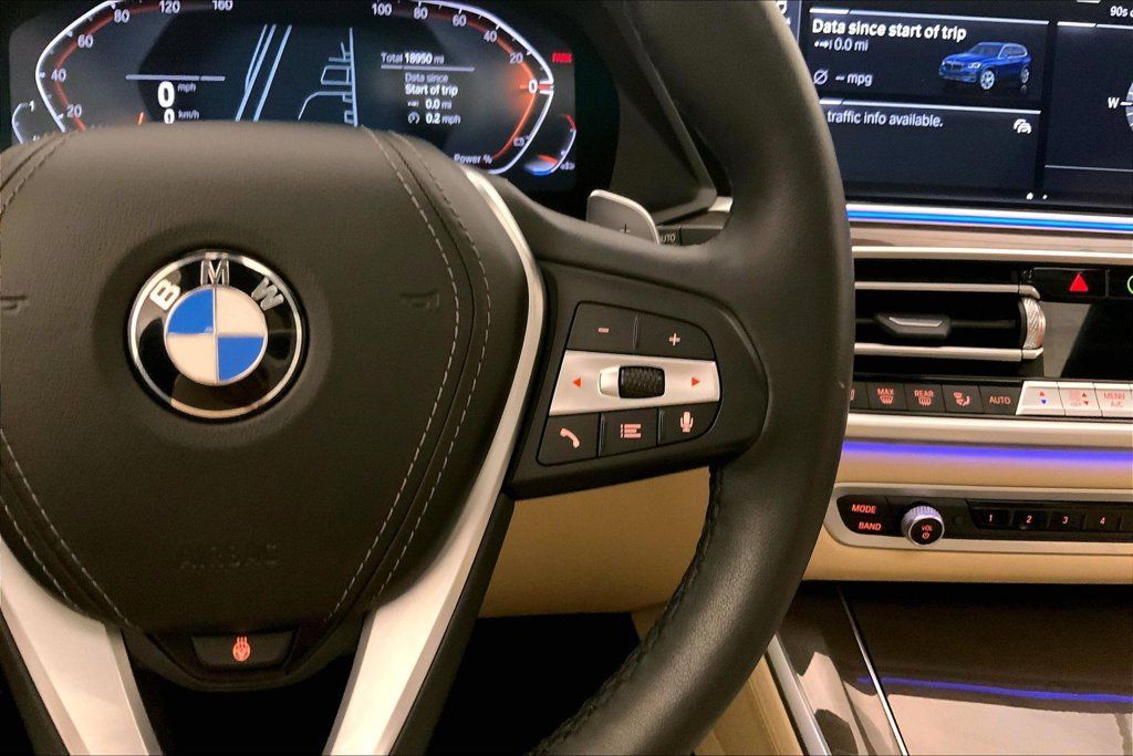 Used 2022 BMW X5 xDrive40i w/ Premium Package AWD/4WD image 19