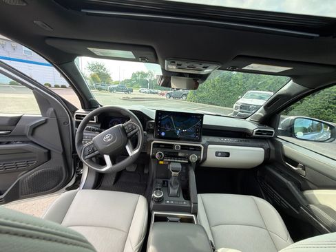 Used 2026 Toyota Tacoma Limited AWD/4WD image 30