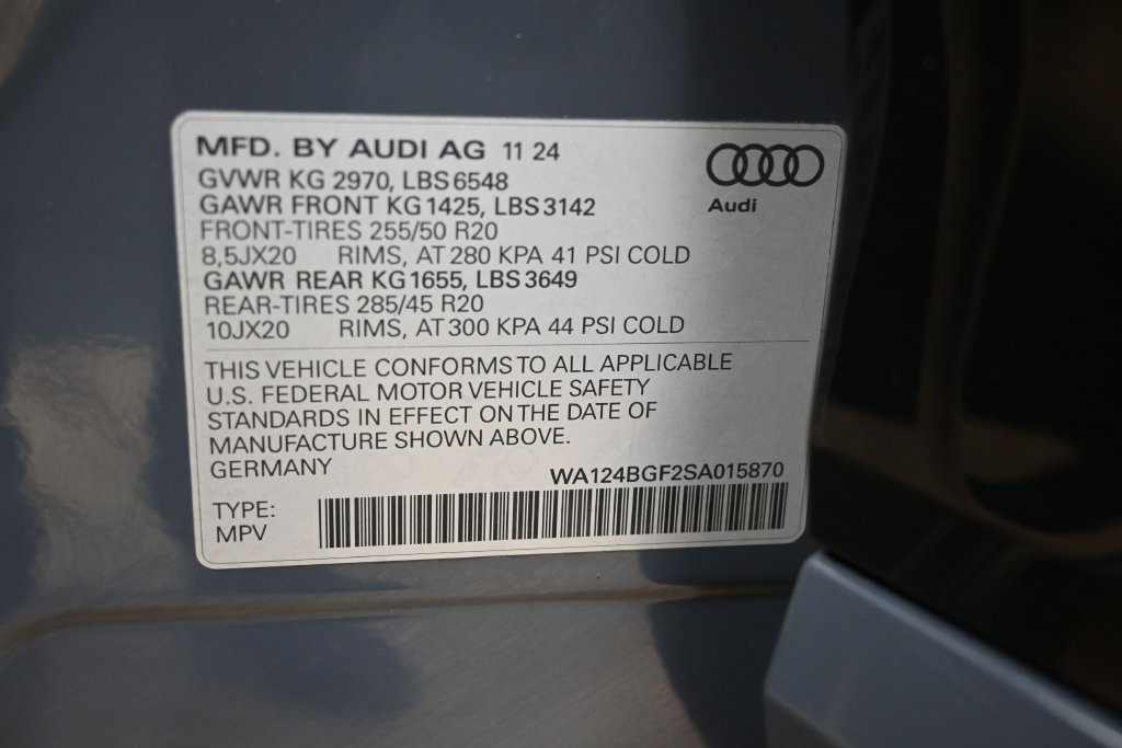 Used 2025 Audi Q6 e-tron Premium Plus w/ Premium Plus AWD/4WD image 38