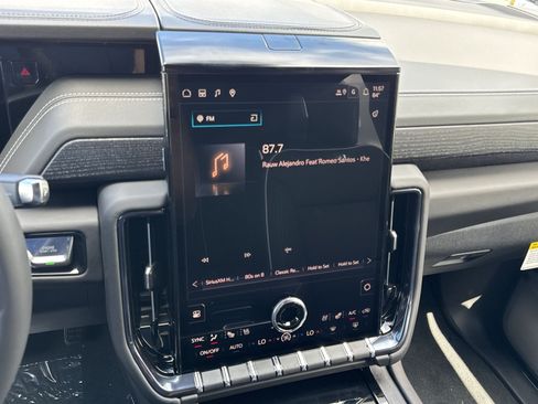 New 2026 GMC Yukon AT4 Ultimate AWD/4WD image 18