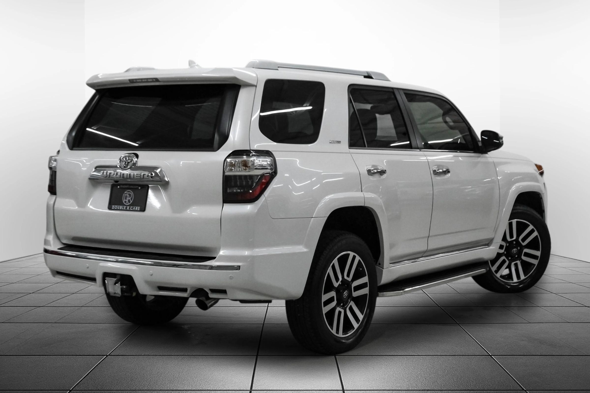 Used 2016 Toyota 4Runner Limited AWD/4WD image 9