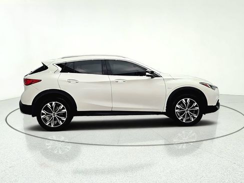 Used 2019 INFINITI QX30 AWD w/ Navigation Package image 8