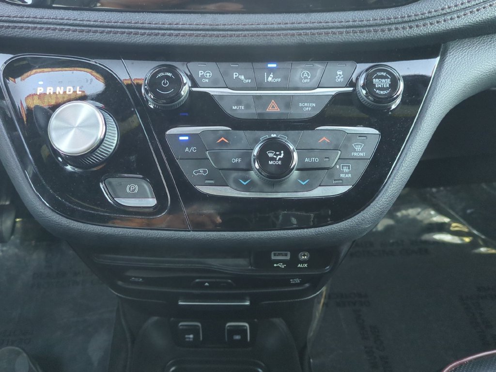 Used 2020 Chrysler Pacifica Limited FWD image 27