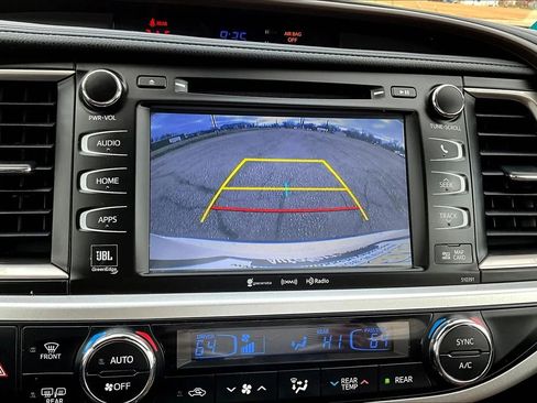 Used 2019 Toyota Highlander Limited AWD/4WD image 14