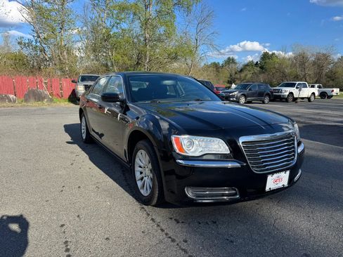 Used 2012 Chrysler 300 RWD image 1