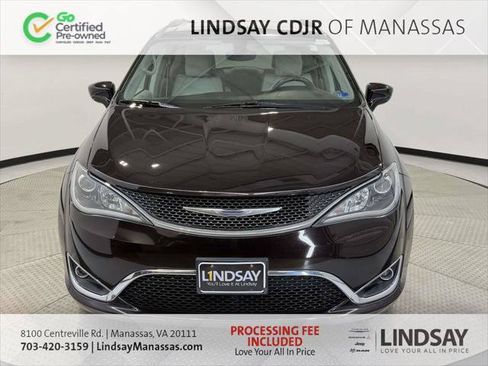 Certified 2017 Chrysler Pacifica Touring-L w/ Tire & Wheel Group FWD image 3