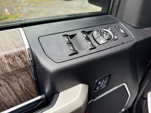 Used 2017 Ford F250 Lariat w/ Lariat Ultimate Package AWD/4WD image 13