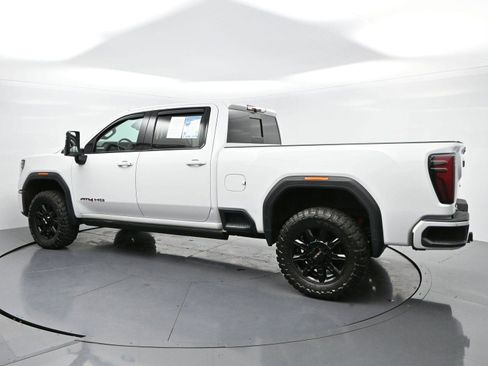 Used 2024 GMC Sierra 2500 AT4 w/ AT4 Premium Plus Package AWD/4WD image 5