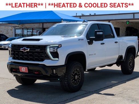 New 2026 Chevrolet Silverado 2500 ZR2 AWD/4WD image 3