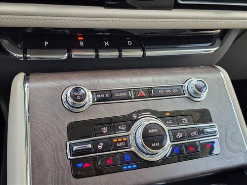 Used 2024 Lincoln Aviator Reserve w/ Equipment Group 201A RWD image 11