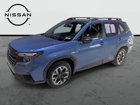 Used 2025 Subaru Forester AWD/4WD image 1