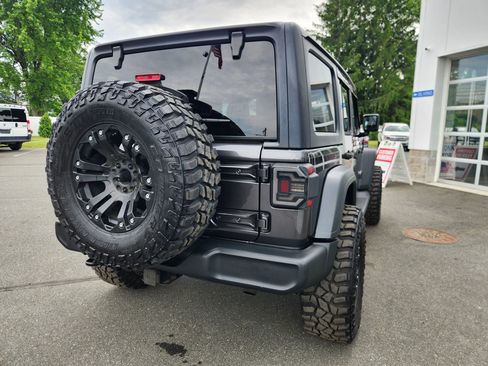 Used 2018 Jeep Wrangler Unlimited Sport S AWD/4WD image 14