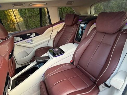 Used 2021 Mercedes-Benz Maybach GLS 600 4MATIC image 35