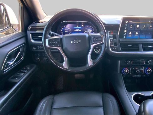 Used 2022 Chevrolet Tahoe Z71 w/ Luxury Package AWD/4WD image 6
