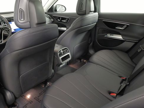 Used 2025 Mercedes-Benz E 350 4MATIC Sedan image 36