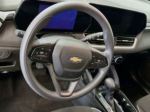 Used 2024 Chevrolet TrailBlazer LT AWD/4WD image 18