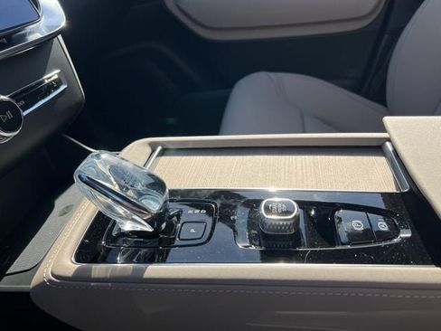 New 2026 Volvo XC90 T8 Plus w/ Protection Package Premier AWD/4WD image 34