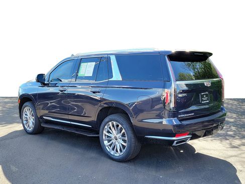 Used 2022 Cadillac Escalade Premium Luxury AWD/4WD image 4