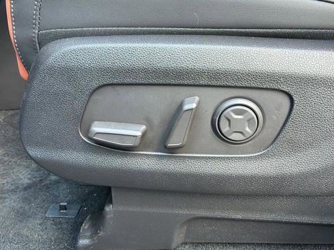 New 2026 Kia Carnival EX image 14