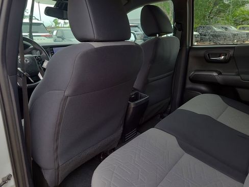 Used 2021 Toyota Tacoma TRD Off-Road image 10