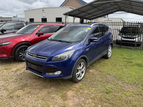 Used 2013 Ford Escape Titanium w/ Class II Trailer Tow Pkg AWD/4WD image 1