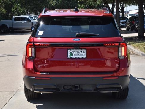 Certified 2025 Ford Explorer ST-Line RWD image 9
