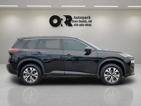 Used 2023 Nissan Rogue SV FWD image 6