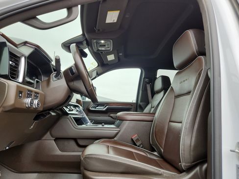 Used 2025 GMC Sierra 2500 Denali w/ Max Trailering Package image 11