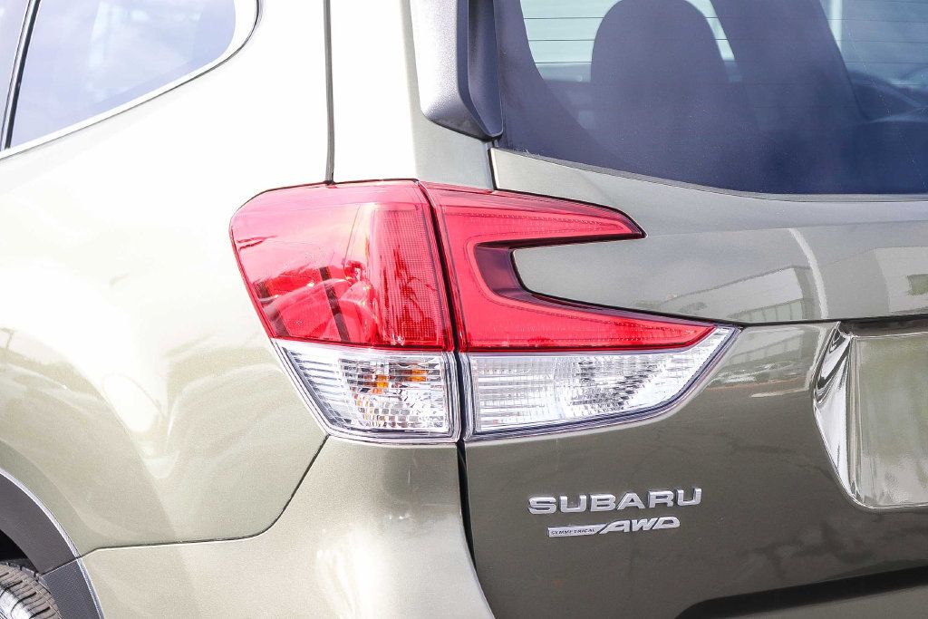 Certified 2023 Subaru Forester Limited AWD/4WD image 9