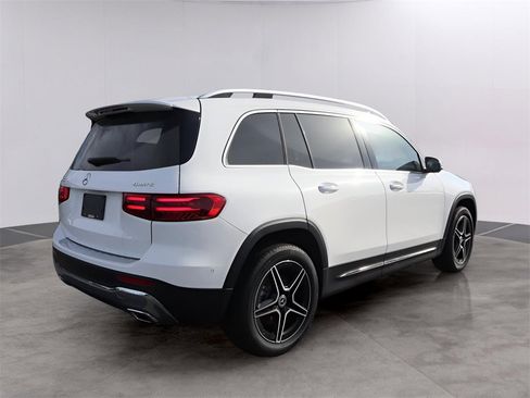 New 2026 Mercedes-Benz GLB 250 4MATIC image 7