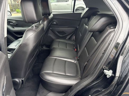 Used 2019 Chevrolet Trax Premier w/ LPO, Cargo Package FWD image 10