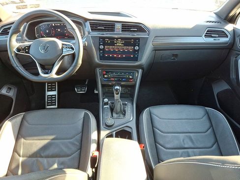 Used 2024 Volkswagen Tiguan SEL R-Line image 10