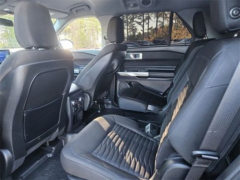 Used 2020 Ford Explorer XLT w/ Comfort Package image 10