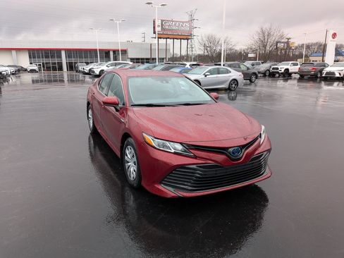 Certified 2020 Toyota Camry LE image 2