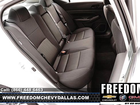 Used 2024 Nissan Altima 2.5 SV FWD image 12