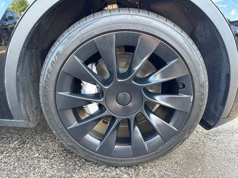 Used 2023 Tesla Model Y Long Range AWD/4WD image 32