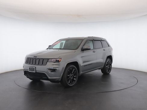 Used 2020 Jeep Grand Cherokee Altitude image 39
