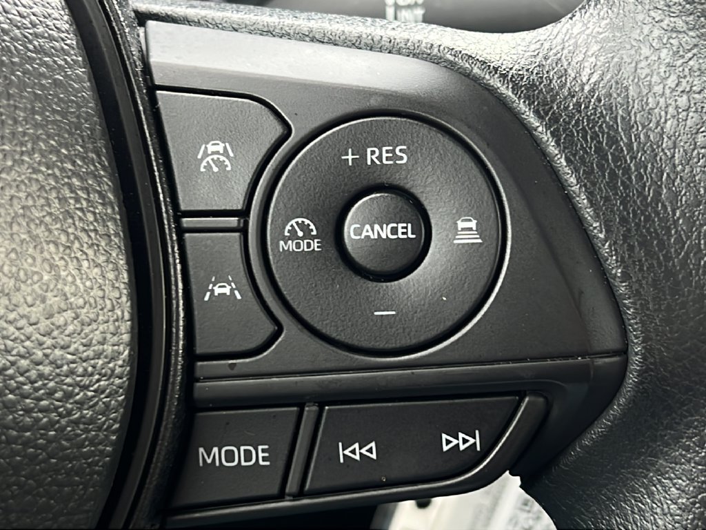Used 2025 Toyota Corolla LE FWD image 20