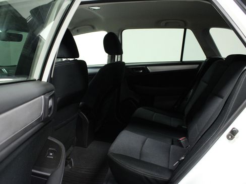 Used 2017 Subaru Outback 2.5i Premium image 13