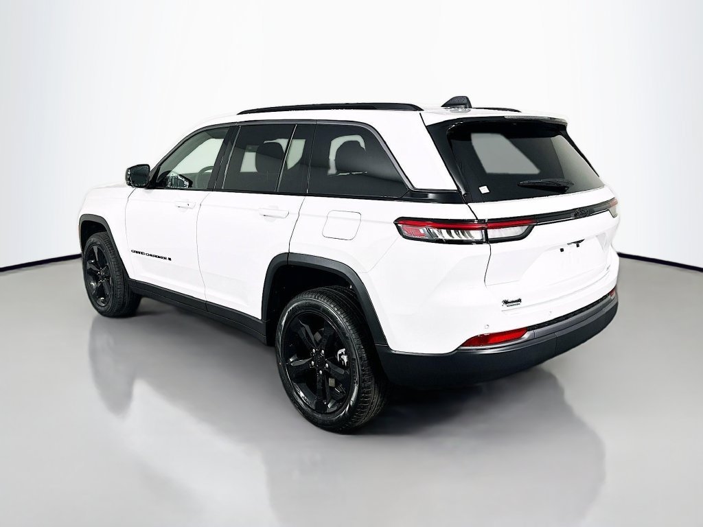 New 2026 Jeep Grand Cherokee Limited w/ Limited Altitude Package RWD image 5
