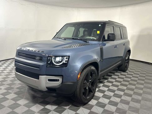 Used 2023 Land Rover Defender 110 SE AWD/4WD image 3
