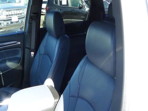 Used 2024 Buick Enclave Premium image 19