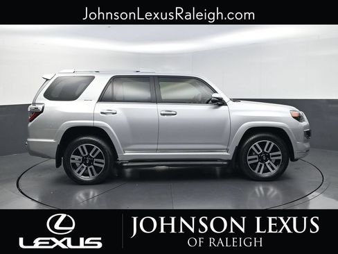 Used 2022 Toyota 4Runner Limited AWD/4WD image 6