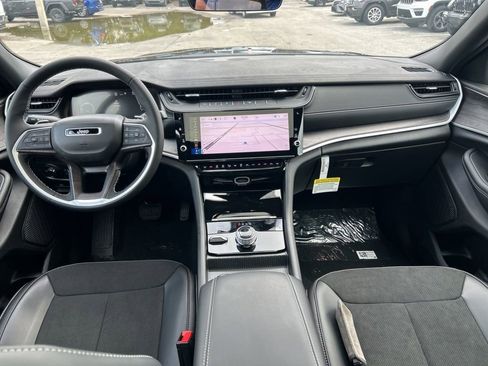 New 2026 Jeep Grand Cherokee Altitude AWD/4WD image 35