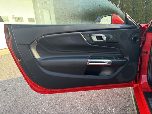 Used 2024 Ford Mustang GT Premium image 13