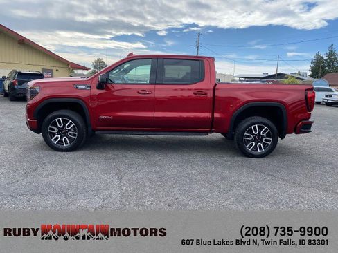 Used 2022 GMC Sierra 1500 AT4 w/ AT4 Premium Package AWD/4WD image 4