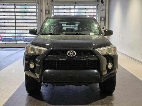 Used 2015 Toyota 4Runner SR5 AWD/4WD image 8
