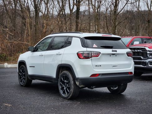 New 2026 Jeep Compass Latitude image 2