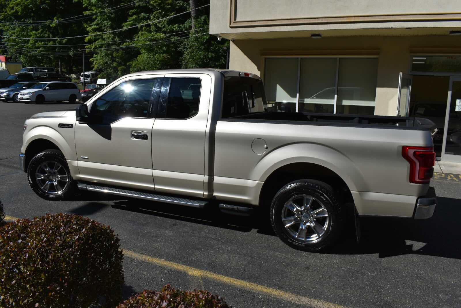 Used 2017 Ford F150 XLT w/ Equipment Group 302A Luxury RWD image 7