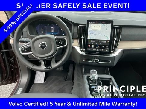 Certified 2025 Volvo XC90 B5 Plus AWD/4WD image 17
